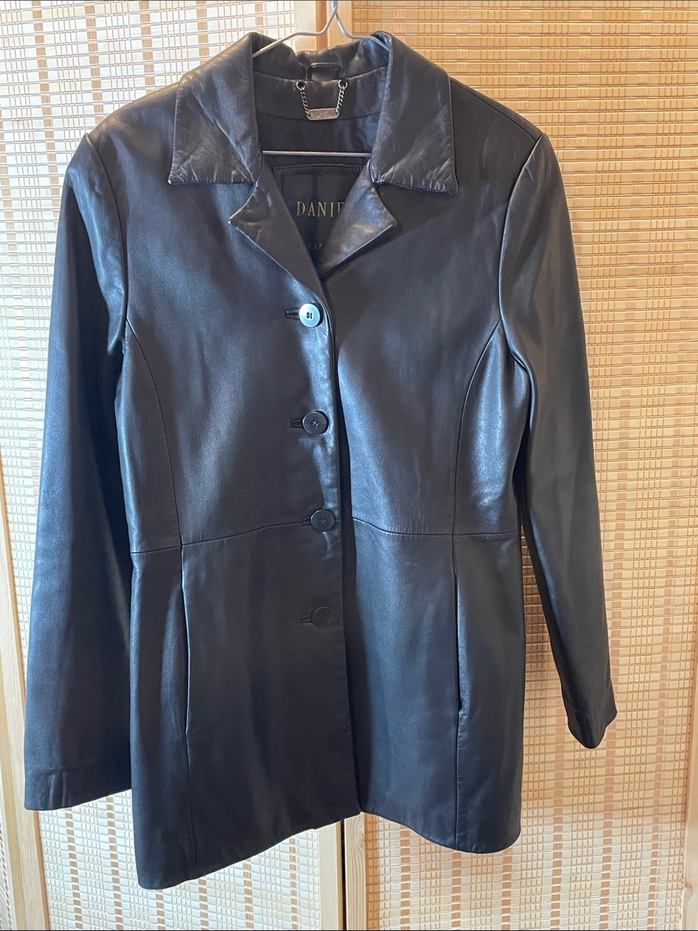 Danier Black Leather Button-Front Blazer Padded Shoulder Size USA6